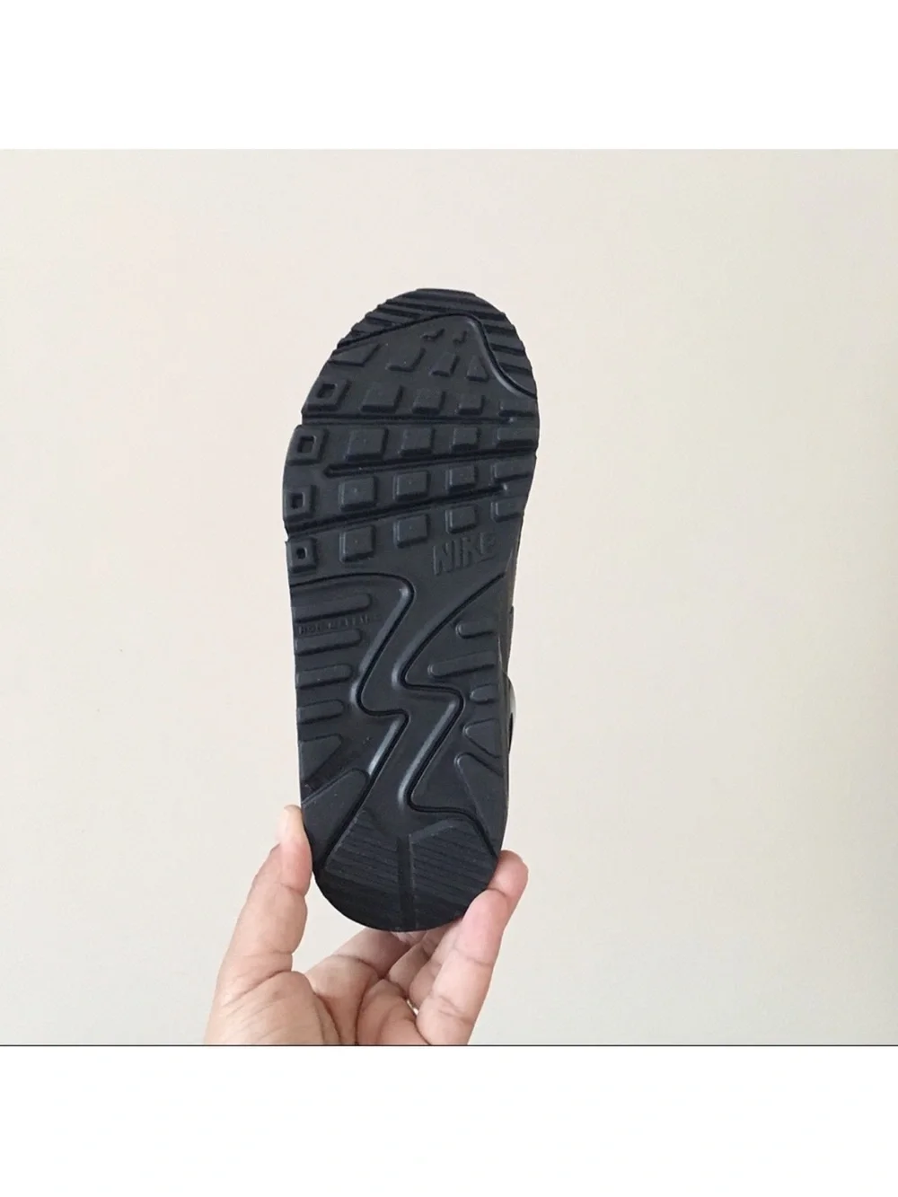 Nike Air Max 90 FlyEase Triple Black Sneakers 5Y / 6.5 Women